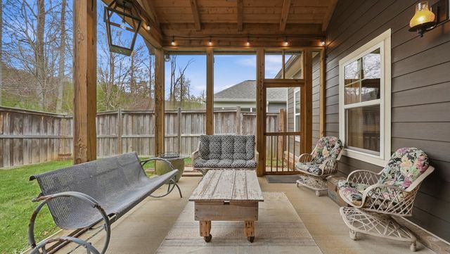 555 Deer Valley Drive, Hixson, TN 37343