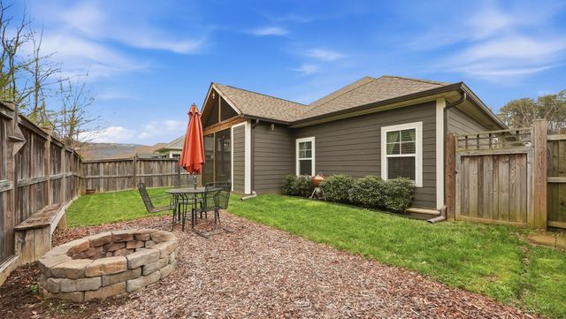 555 Deer Valley Drive, Hixson, TN 37343