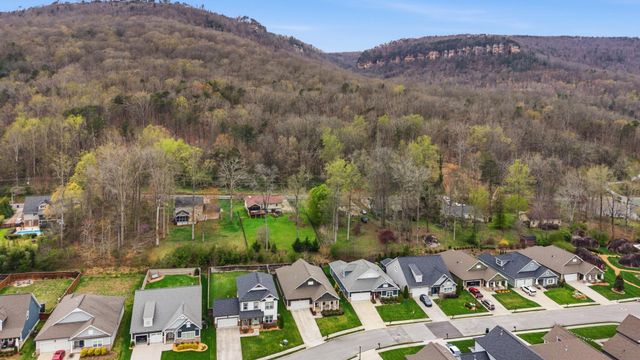 555 Deer Valley Drive, Hixson, TN 37343