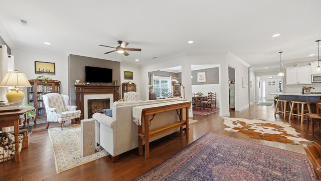 555 Deer Valley Drive, Hixson, TN 37343