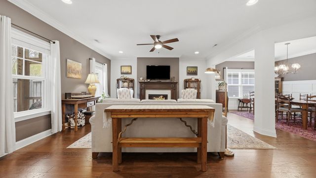 555 Deer Valley Drive, Hixson, TN 37343