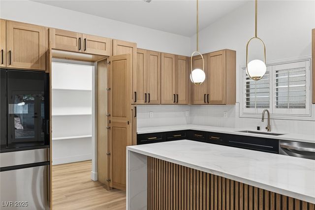 205 Derwent Place, Las Vegas, NV 89144