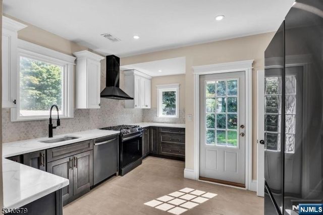 1293 Beaumont Avenue, Teaneck, NJ 07666