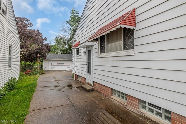 9609 Alexander Road, Garfield Heights, OH 44125