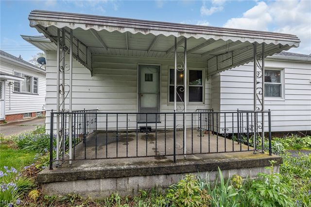 9609 Alexander Road, Garfield Heights, OH 44125