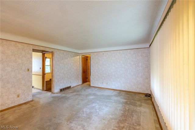 9609 Alexander Road, Garfield Heights, OH 44125