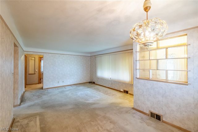 9609 Alexander Road, Garfield Heights, OH 44125