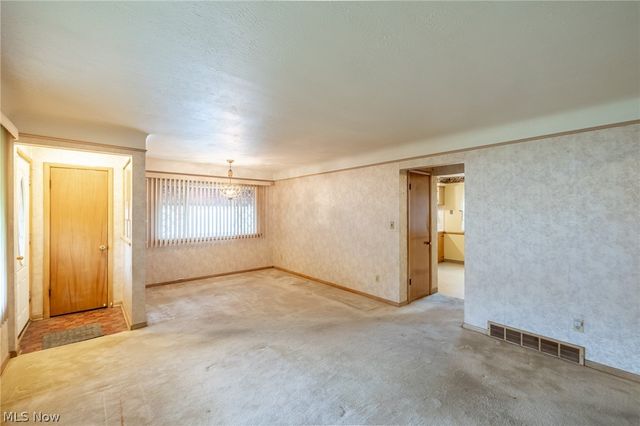 9609 Alexander Road, Garfield Heights, OH 44125