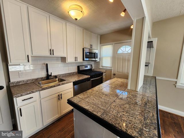 1925 EWALD AVE, Baltimore, MD 21222