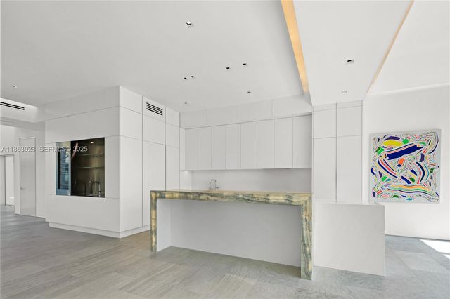 7815 Atlantic Way, Miami Beach, FL 33141