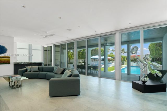 7815 Atlantic Way, Miami Beach, FL 33141