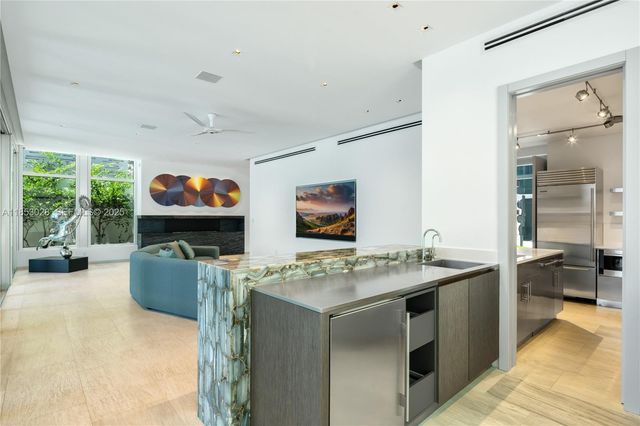 7815 Atlantic Way, Miami Beach, FL 33141