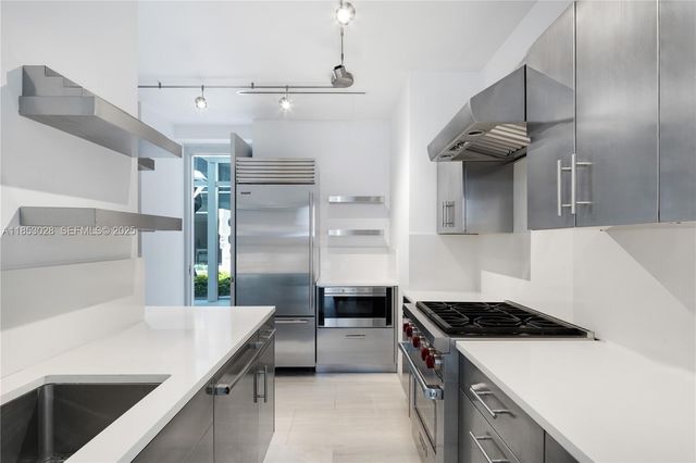 7815 Atlantic Way, Miami Beach, FL 33141