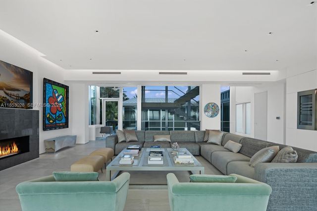 7815 Atlantic Way, Miami Beach, FL 33141