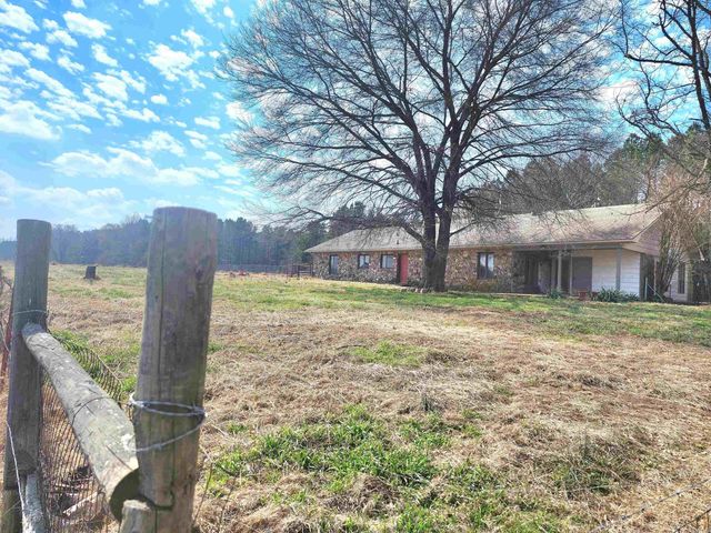 212 Wolf Branch Road, Greenbrier, AR 72058