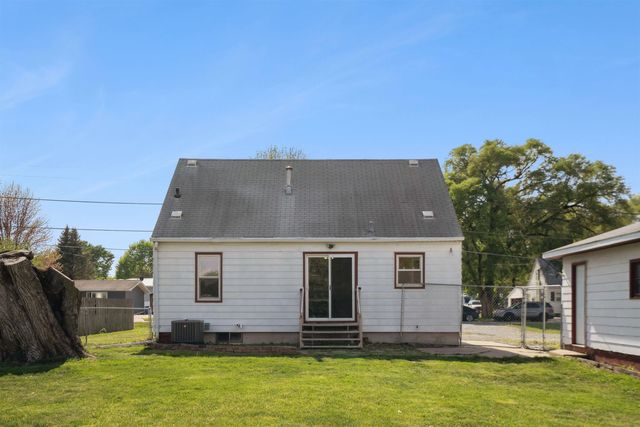 425 S Evans Road, Evansdale, IA 50707