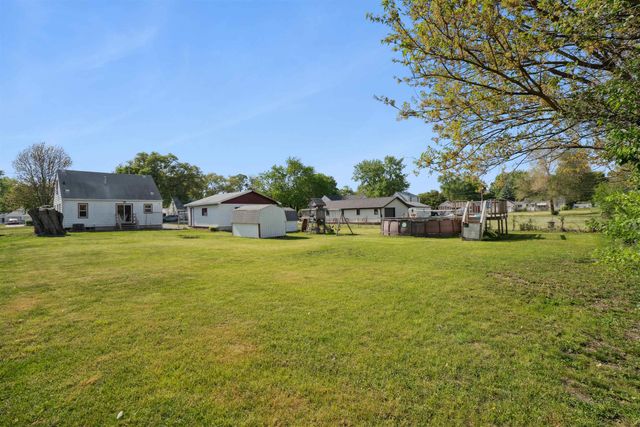 425 S Evans Road, Evansdale, IA 50707