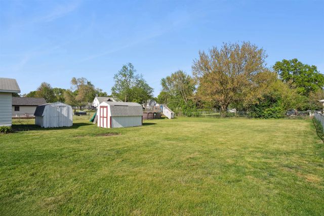 425 S Evans Road, Evansdale, IA 50707