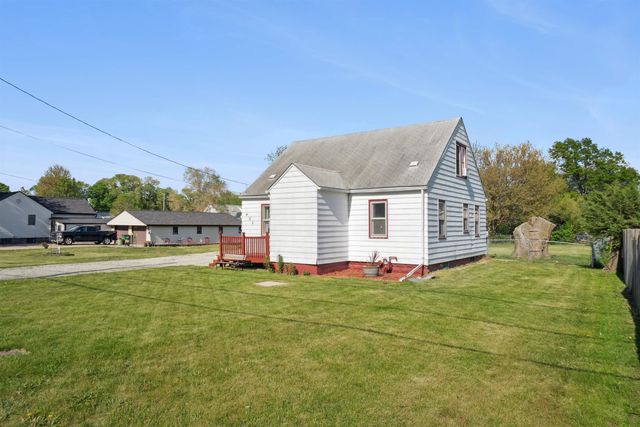425 S Evans Road, Evansdale, IA 50707