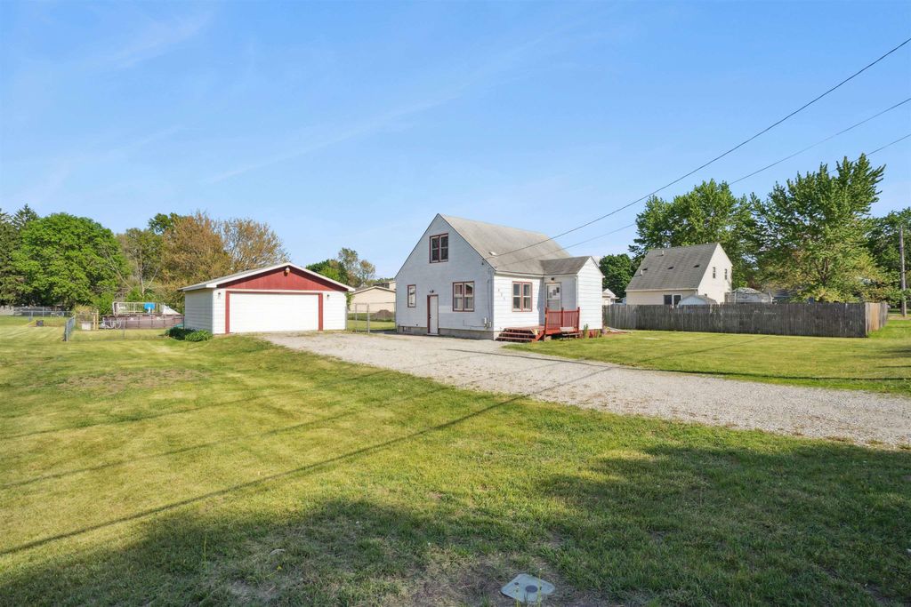 425 S Evans Road, Evansdale, IA 50707