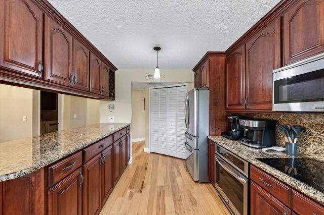 4872 HAWKSHEAD PARK, Sarasota, FL 34241