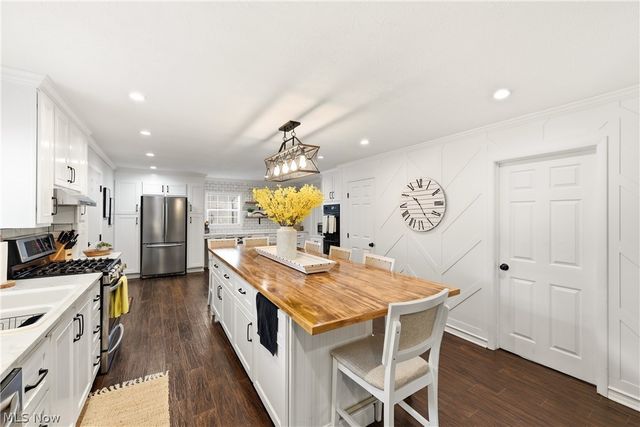 3809 Revere Court, Cleveland, OH 44109