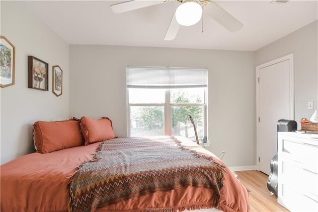 2427 Pintail Loop, College Station, TX 77845