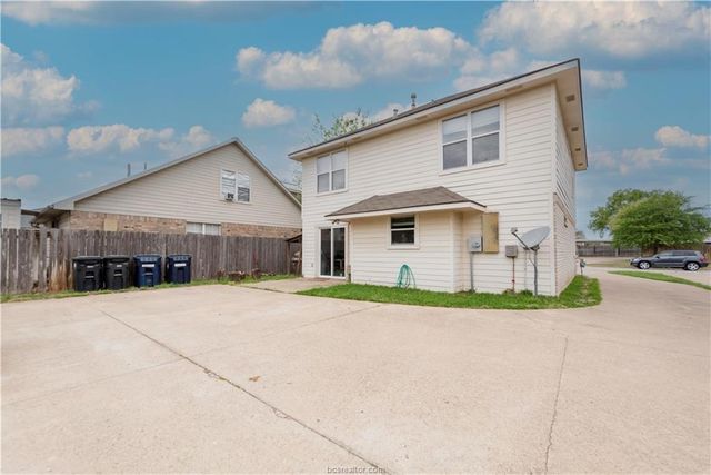 2427 Pintail Loop, College Station, TX 77845