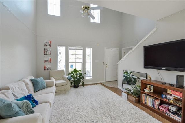 2427 Pintail Loop, College Station, TX 77845