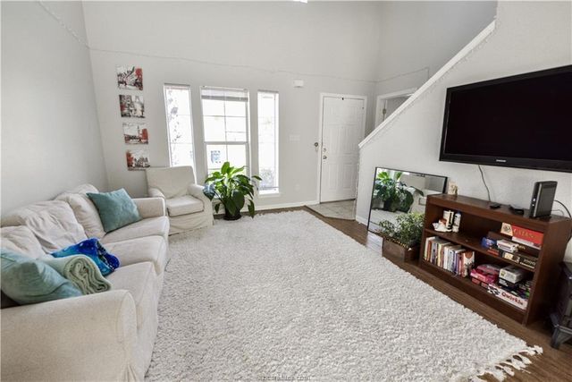 2427 Pintail Loop, College Station, TX 77845