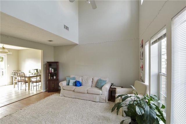 2427 Pintail Loop, College Station, TX 77845
