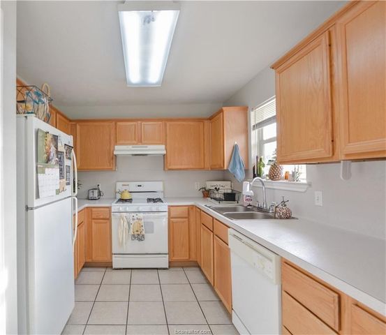 2427 Pintail Loop, College Station, TX 77845