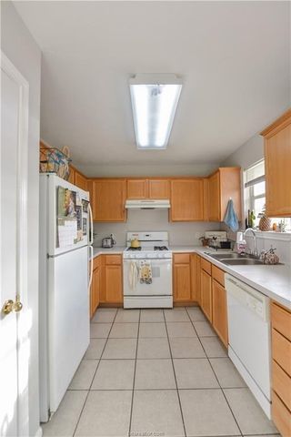 2427 Pintail Loop, College Station, TX 77845