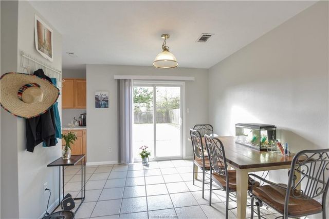 2427 Pintail Loop, College Station, TX 77845
