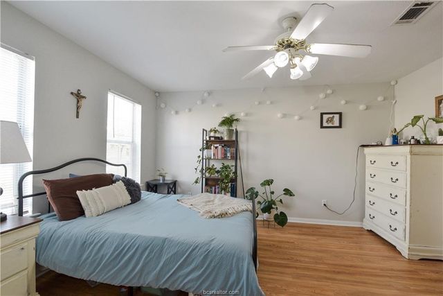 2427 Pintail Loop, College Station, TX 77845