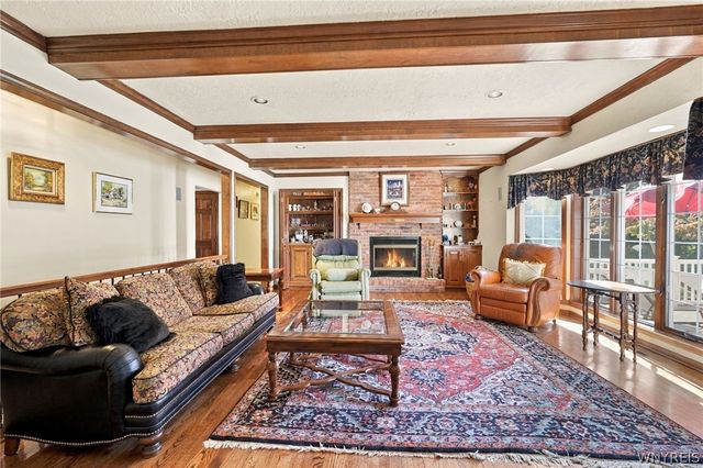 9615 The Maples, Clarence, NY 14031