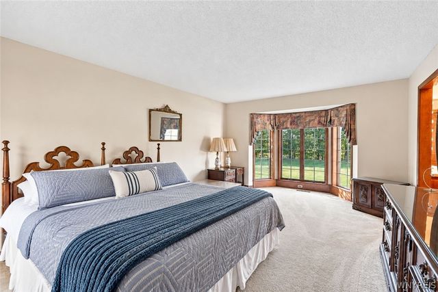 9615 The Maples, Clarence, NY 14031