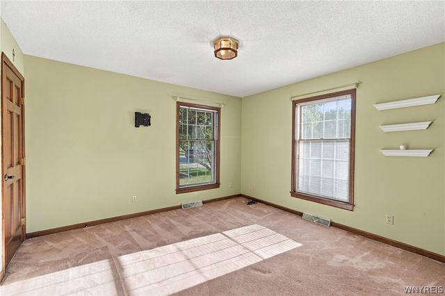 9615 The Maples, Clarence, NY 14031