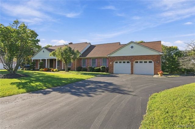 9615 The Maples, Clarence, NY 14031
