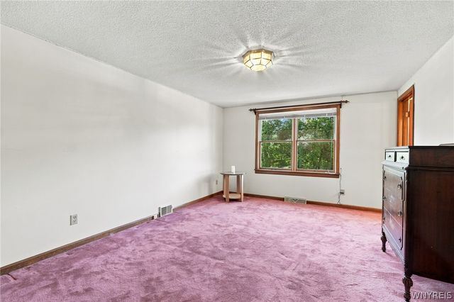 9615 The Maples, Clarence, NY 14031