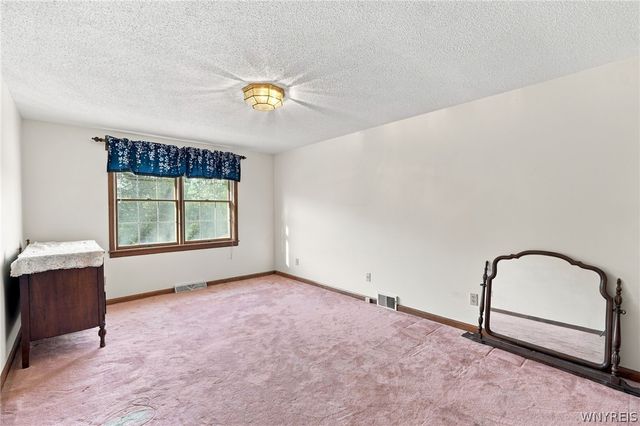 9615 The Maples, Clarence, NY 14031