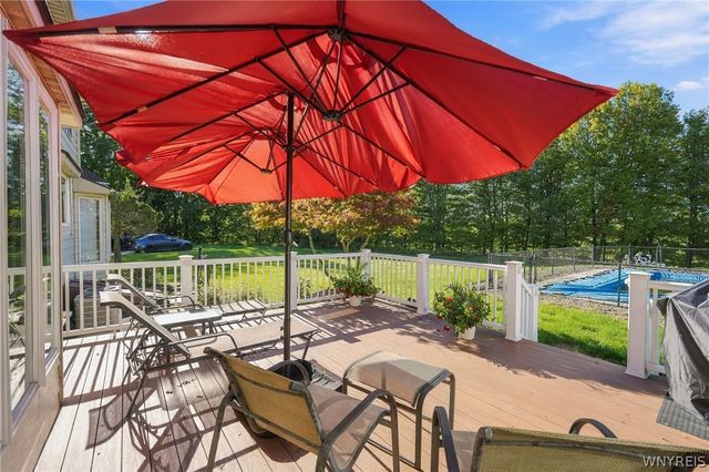 9615 The Maples, Clarence, NY 14031