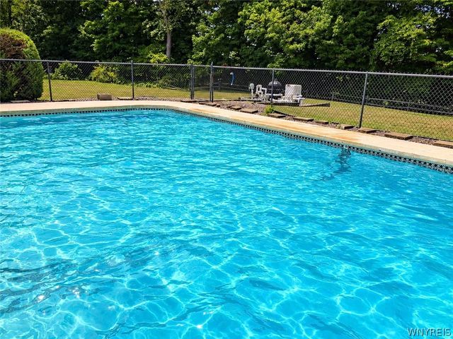 9615 The Maples, Clarence, NY 14031