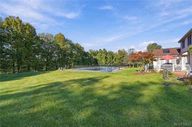 9615 The Maples, Clarence, NY 14031