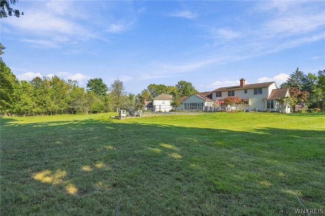 9615 The Maples, Clarence, NY 14031