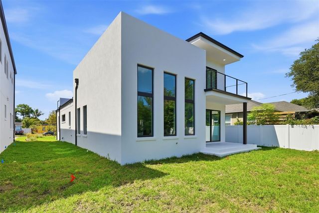 2525 18TH AVENUE N, St Petersburg, FL 33713