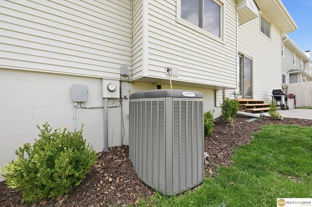 2835 S 146th Street, Omaha, NE 68144