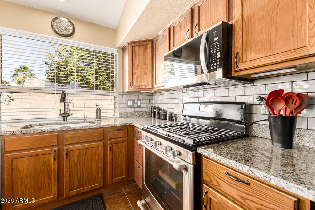 Image 12 of property listing at 42574 W Chambers Drive, Maricopa, AZ 85138