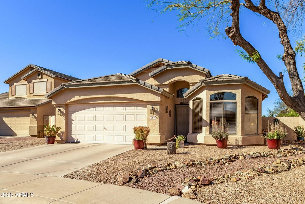 Image 3 of property listing at 42574 W Chambers Drive, Maricopa, AZ 85138