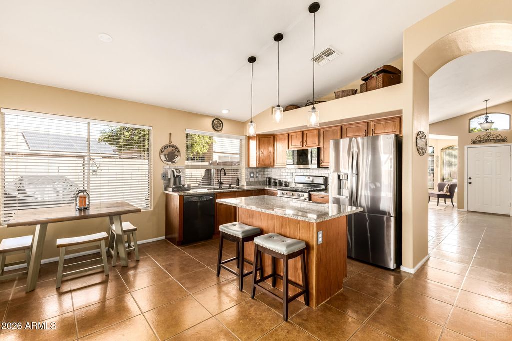 Image 9 of property listing at 42574 W Chambers Drive, Maricopa, AZ 85138